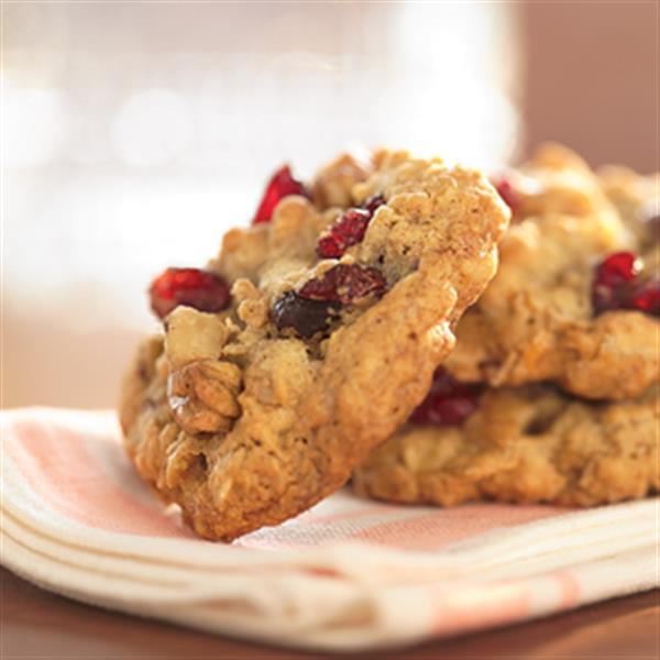 ENGLISH BAY COOKIES Oatmeal, Cranberry & Walnut, 15pk